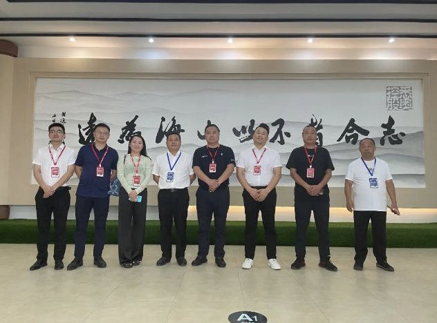 上海綠房置業(yè)相關領導到訪悉奧涂料考察 上海綠房置業(yè)相關領導到訪悉奧涂料考察