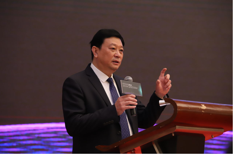 中國(guó)涂料工業(yè)協(xié)會(huì)會(huì)長(zhǎng)劉普軍在致辭中表示，此次開(kāi)創(chuàng)性地以地方涂協(xié)召開(kāi)科學(xué)技術(shù)創(chuàng)新大會(huì)，對(duì)于建立廣東涂料多方協(xié)作創(chuàng)新體系，對(duì)于推動(dòng)廣東涂料工業(yè)綠色高質(zhì)量發(fā)展將發(fā)揮重要的作用，此舉在全國(guó)涂料行業(yè)樹(shù)立了典范，值得肯定!
