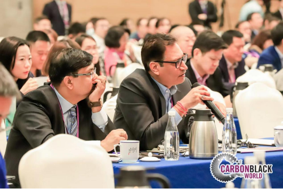 本次會(huì)議分為五個(gè)模塊，每個(gè)模塊涵蓋不同的議題和話題，涉及炭黑市場(chǎng)的各個(gè)方面。4月12日，會(huì)議共討論三個(gè)模塊，其中包括全球炭黑市場(chǎng)展望、炭黑終端應(yīng)用的機(jī)遇和創(chuàng)新、全球法規(guī)和標(biāo)準(zhǔn)變化及影響等話題。而在4月13日，會(huì)議則共討論兩個(gè)模塊，分別是炭黑生產(chǎn)制造以及原材料的綠色發(fā)展，以及產(chǎn)業(yè)鏈中的技術(shù)突破及未來(lái)機(jī)會(huì)。
