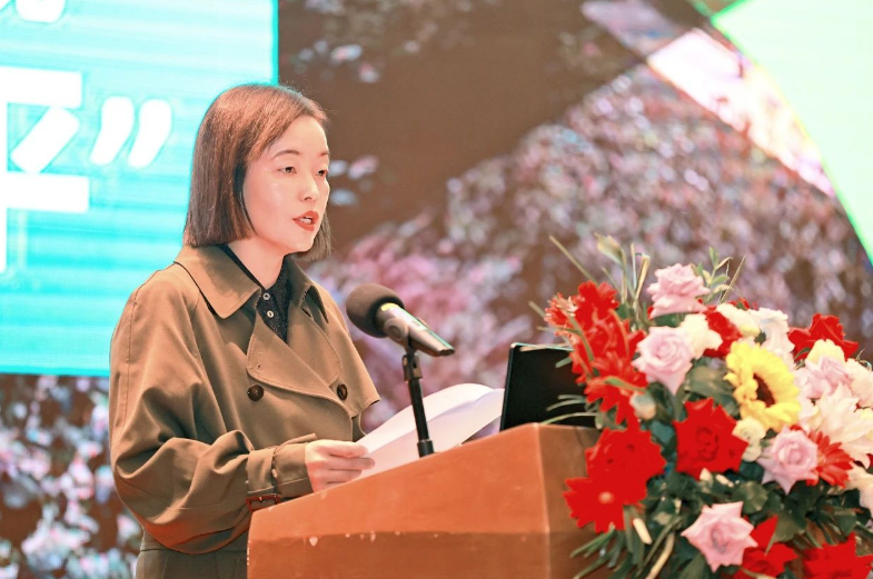 安順市投資促進(jìn)局局長(zhǎng)王俐發(fā)表了熱情洋溢的致辭。